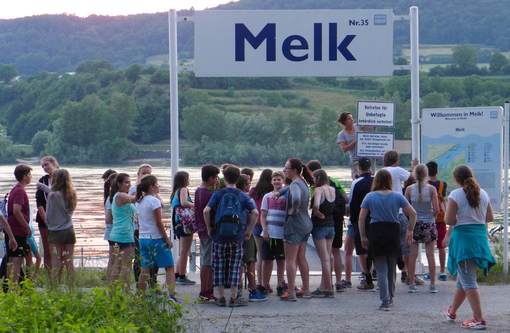 Junges Hotel Melk Exterior foto